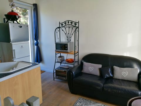 Schöne Unterkunft mit Terrasse in der Nähe des Meeres