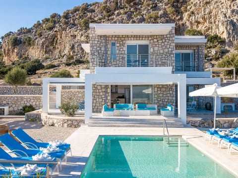 luxuriöse Privatvilla mit 4 Schlafzimmern und privatem Pool