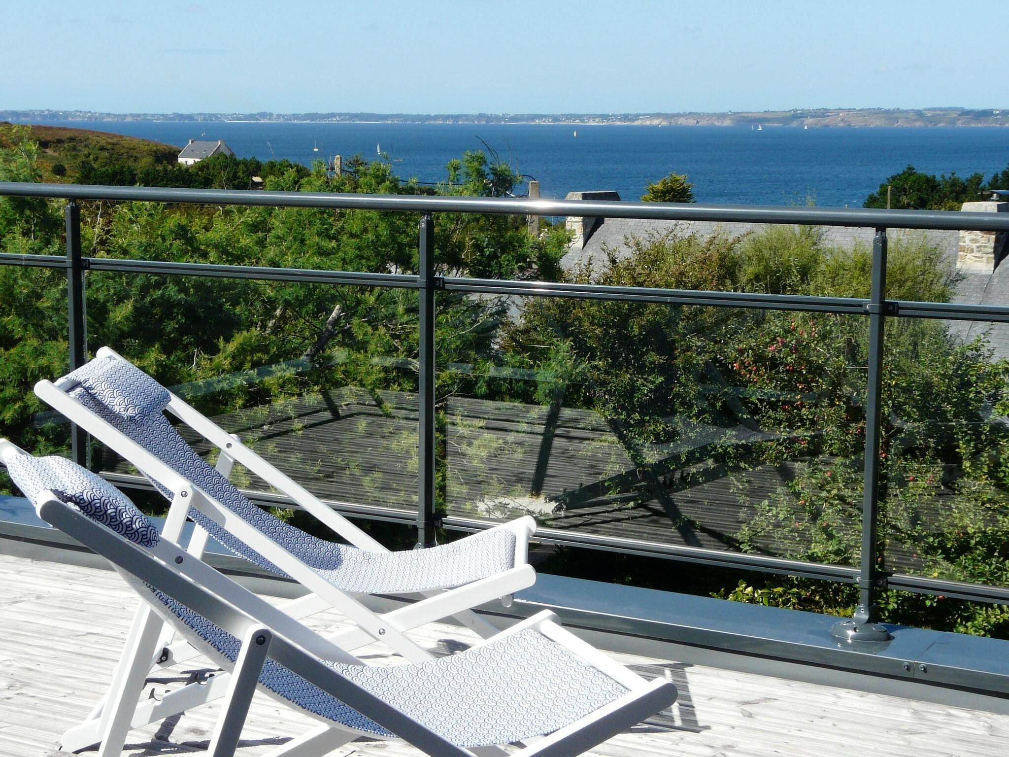 mit Blick auf das Wasser