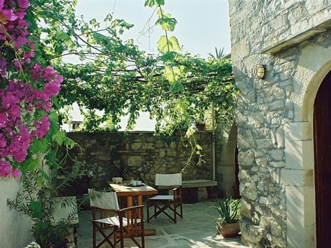 in Douliana mit Großem Balkon