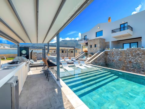 Grey Grand Villa Privater Pool