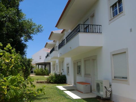 mit Balkon