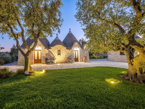 Große Trullo-Wohnung mit Schwimmbad