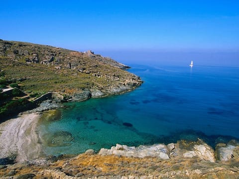 Luxusvilla bietet privaten Zugang zu einem abgelegenen Strand