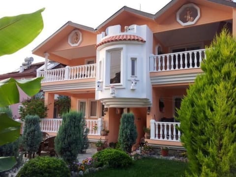 in Dalyan mit Bergblick