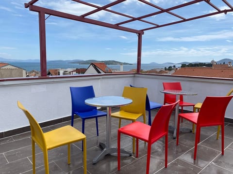 in Vodice mit Terrasse