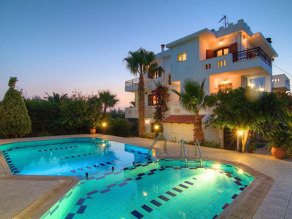Villa Elena con vista a la montaña - Aggeliana