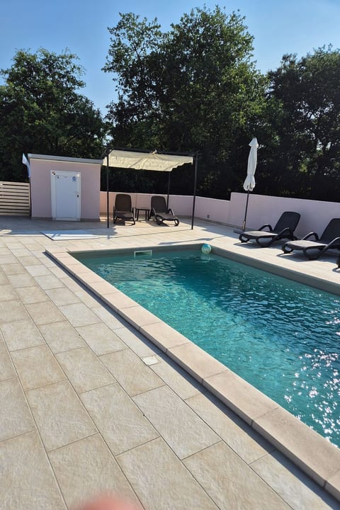 Villa Paolija' Wohnung mit Schwimmbad