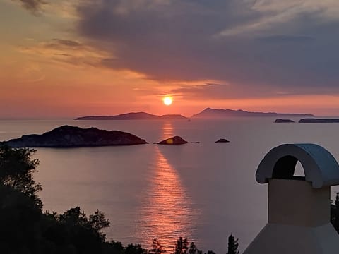 Ferienvilla mit Blick auf das Wasser
