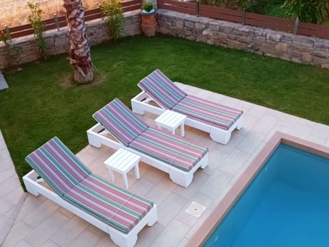in Mithimna mit Privatem Pool
