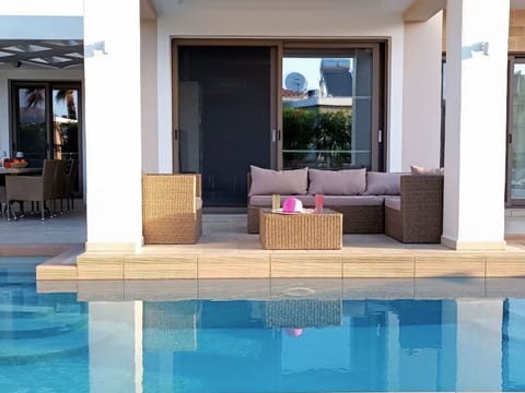 in Mithimna mit Privatem Pool