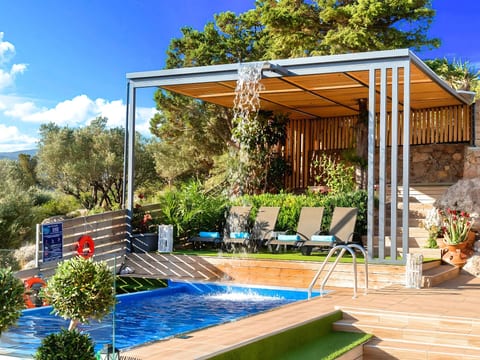 Canes Villa Beheizter Pool