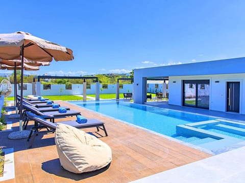 Haus in Georgioupoli mit Außenpool und atemberaubender Aussicht
