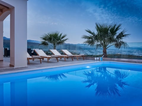 Karmilos Hill Villa - absolute Privatsphäre