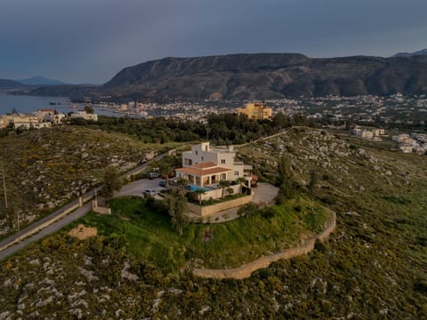 Karmilos Hill Villa - absolute Privatsphäre