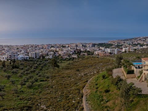 Karmilos Hill Villa - absolute Privatsphäre