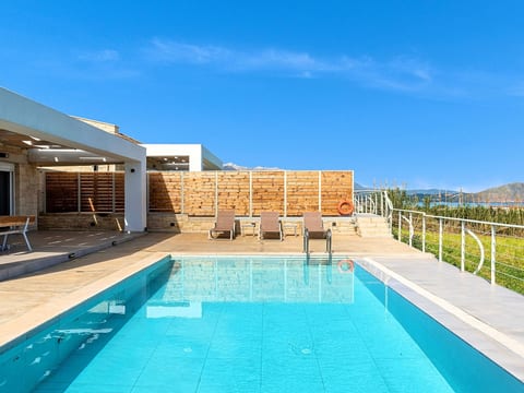Vista Mare Maxima Beheizter Pool