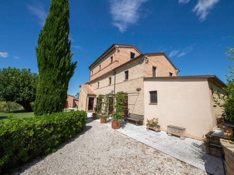 Villa Gelso mit Pool, Sauna und atemberaubender Aussicht