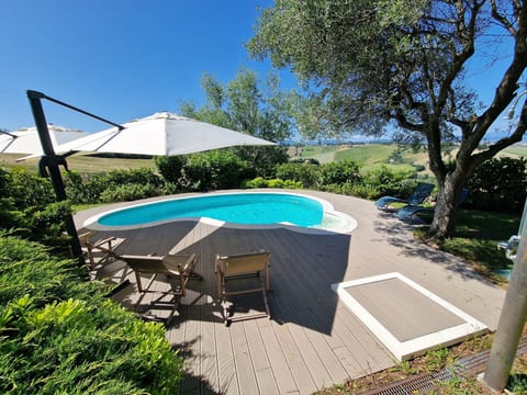 Villa Gelso mit Pool, Sauna und atemberaubender Aussicht