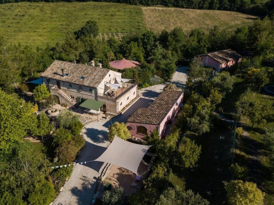Villa con piscina per 29 persone di circa 800 m2 - Montelparo
