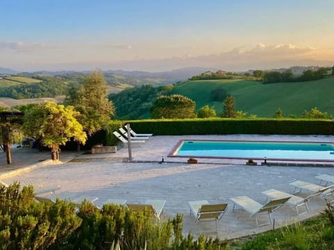 Villa mit Pool für 29 Personen ca. 800 m2