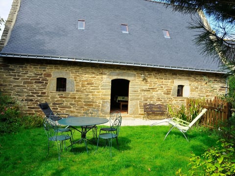 Domäne mit eigenem Garten und Grill