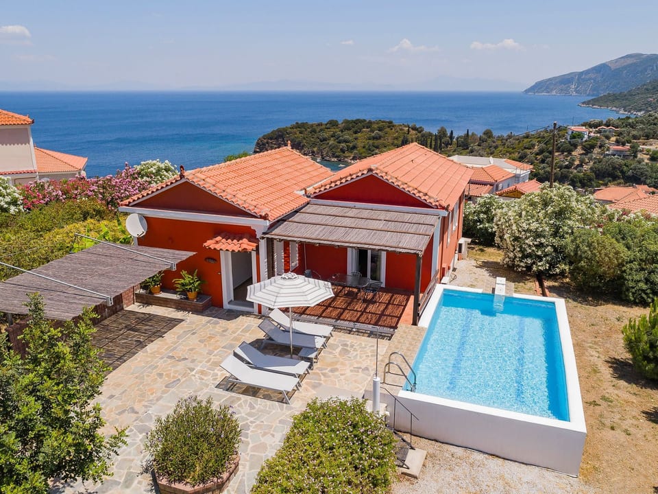 Rote Villa - Athina