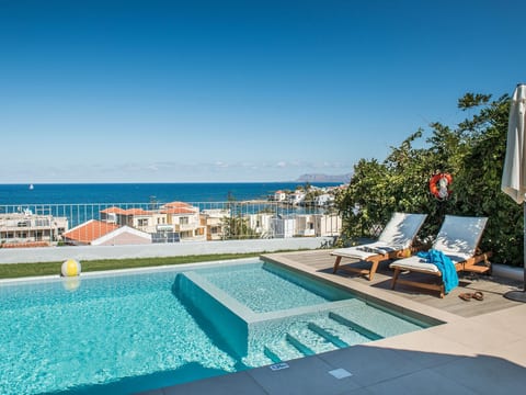 "Thea Thalassa" mit eigenem Pool