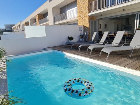 Villa Ray Design mit privatem beheizbarem Pool