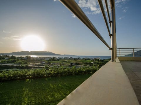Villa Levantes - Ferienhaus in Mithimna mit Pool