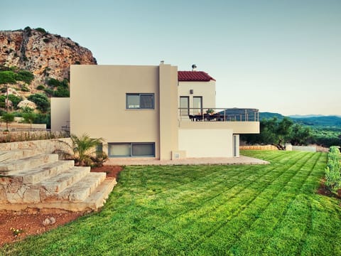 Villa Levantes - Ferienhaus in Mithimna mit Pool