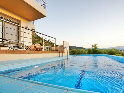 "Sirocco" mit Blick auf das Wasser