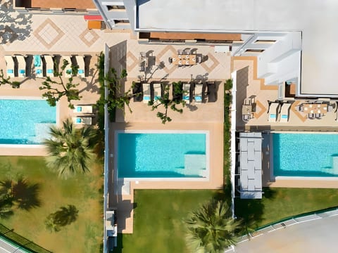 Sunlight Villa Beheizter Pool