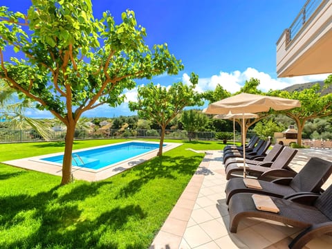 Sunlight Villa Beheizter Pool