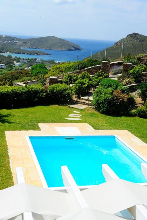 Villa mit Blick auf das Wasser