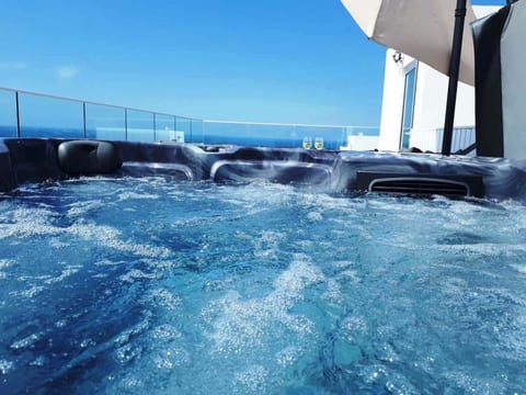 Luxuriöse Villa mit privatem Pool und Whirlpool
