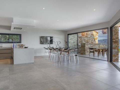 Exceptional villa located in Cap Bénat