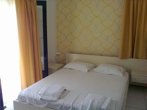 Elia Apartments Afytos- Superior Studio