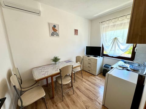 Apartment Lora 2