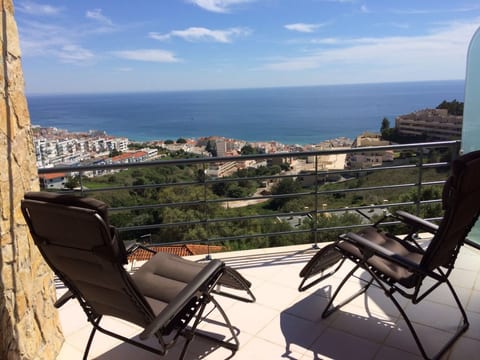 in Sesimbra mit Grill, Terrasse und Garten