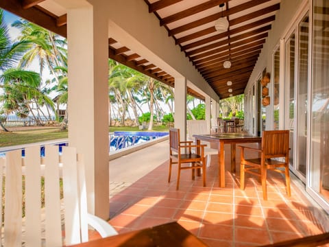 Villa "Arhimser Villa" mit Infinity-Pool