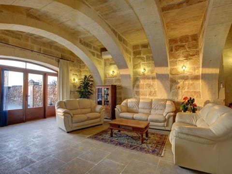 Villa "Ta Menzja" mit Garten, Grill und Terrasse