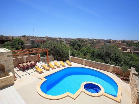 Villa "Ta Menzja" mit Garten, Grill und Terrasse
