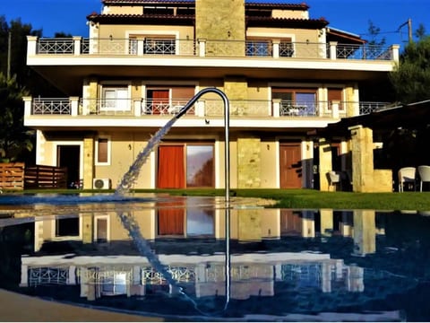 Villa Zeus mit privatem Pool und Jacuzzi
