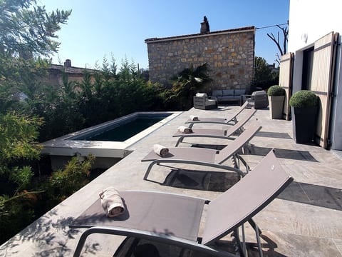 Villa mit Garten, Grill und Terrasse
