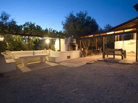 Wohnung mit Pool im Blumenparadies