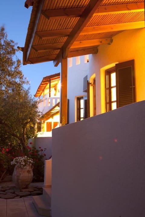 Wohnung mit Pool im Blumenparadies