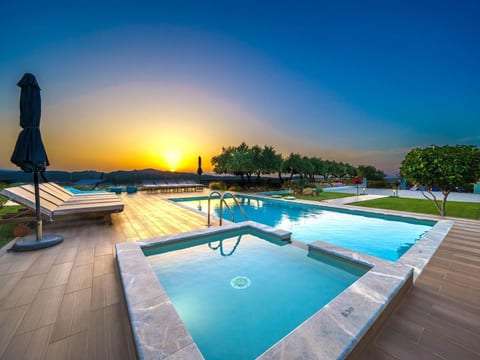 Luxus-Villa Freier beheizter Pool Atemberaubende Aussicht Kreta