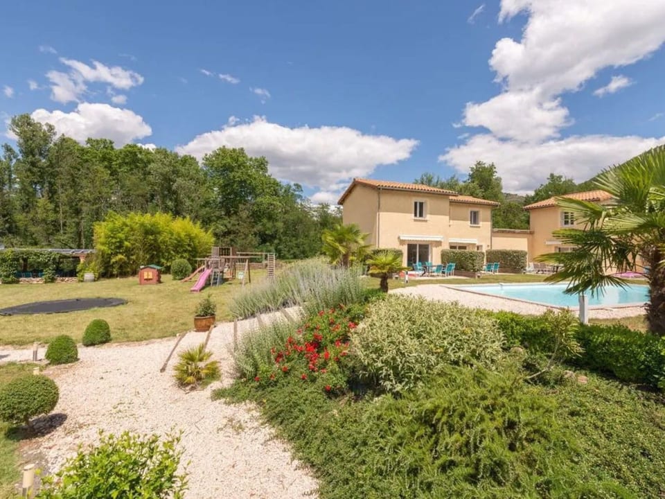 avec piscine privée à Gagnieres - Gagnières