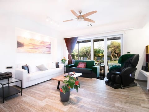 Geräumige Familienvilla, privater Pool und Garten